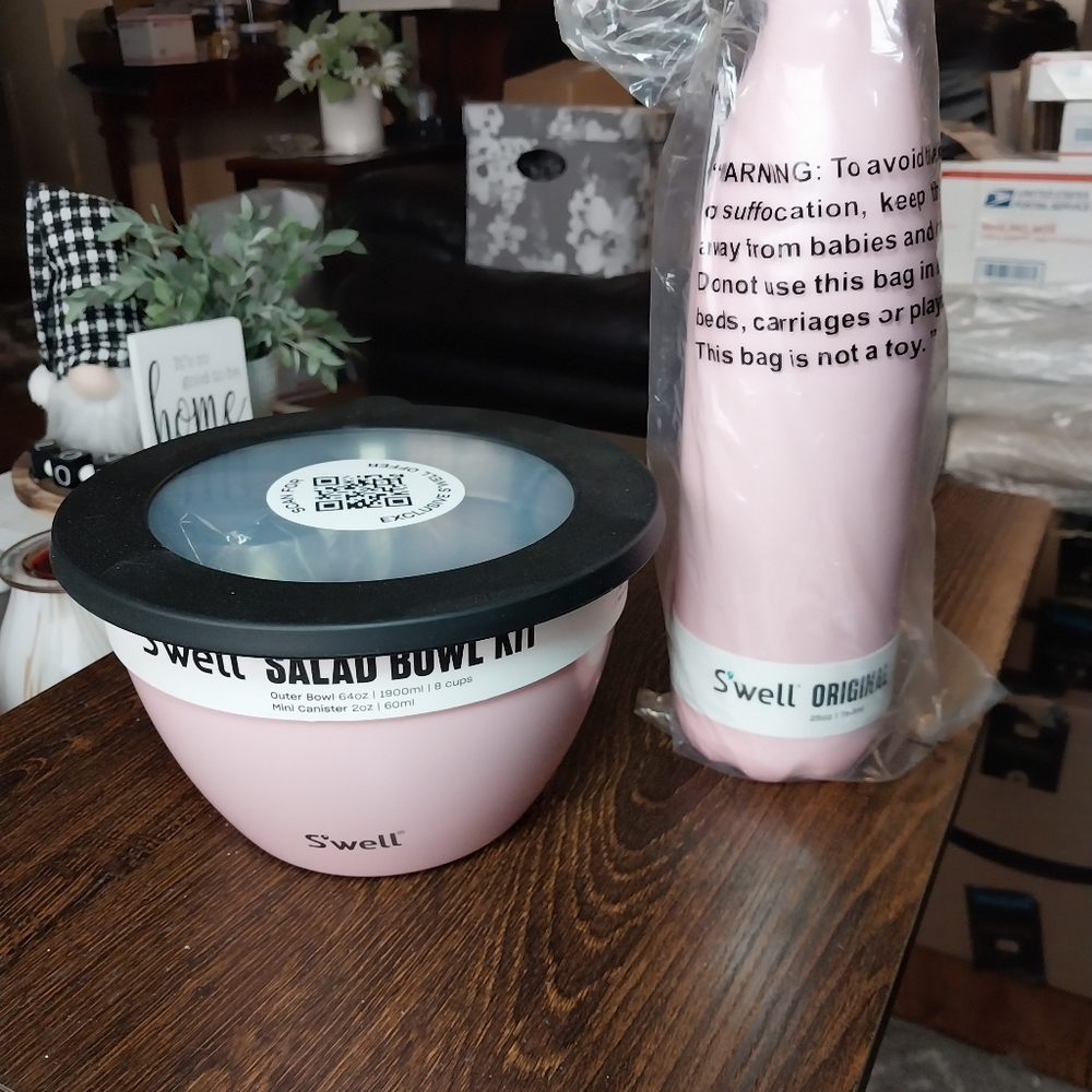 Swell salad bowl and water bottle 25oz.